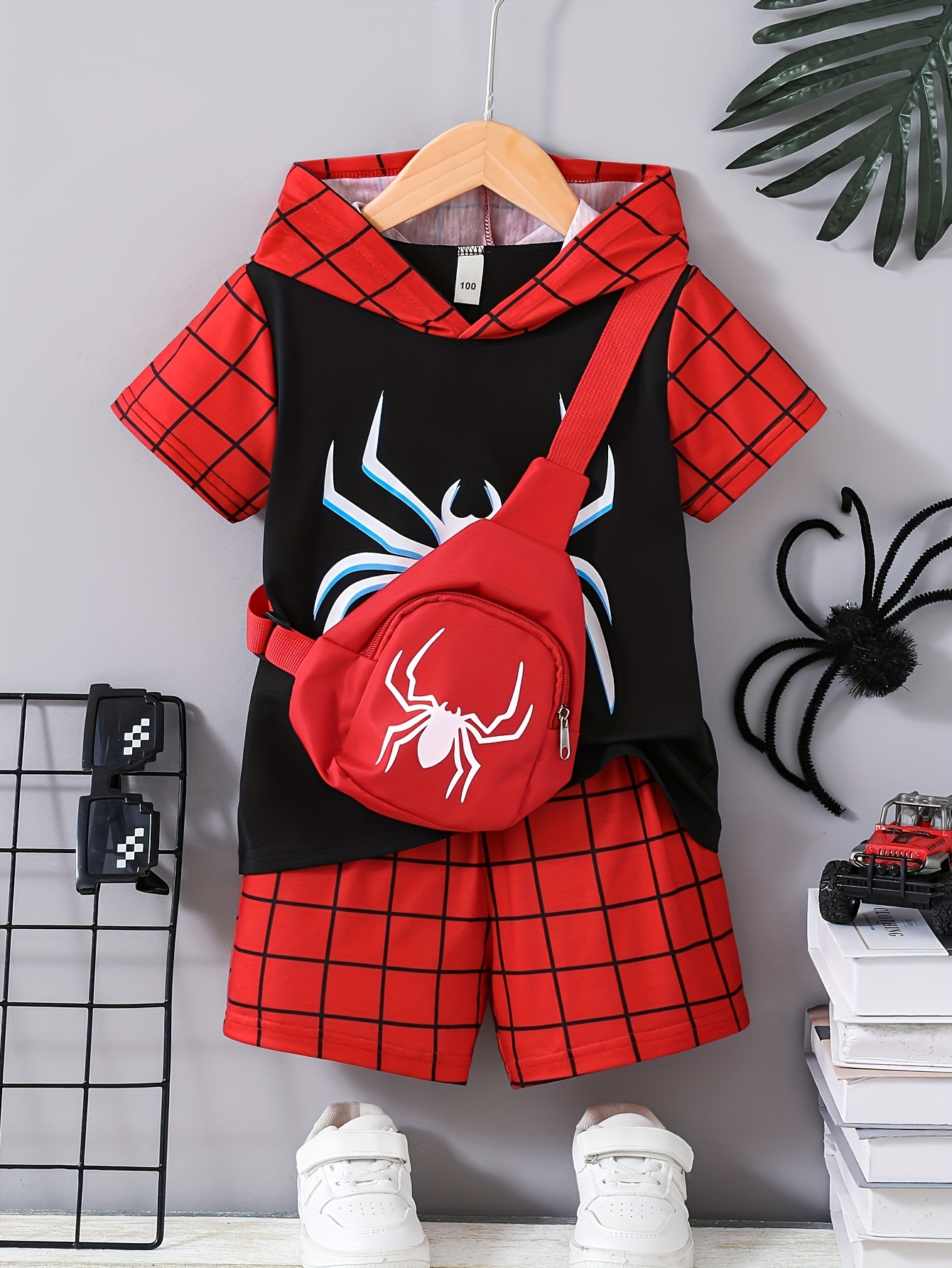 3pcs set of boys' casual and fashionable spider pattern printed short-sleeved hoodies and spider web pattern digital printed shorts and spider bag pattern printed suit, boys' summer comfortable and lightweight trendy sportswear, suitable for outdoor sports and daily wear, can be used as a gift