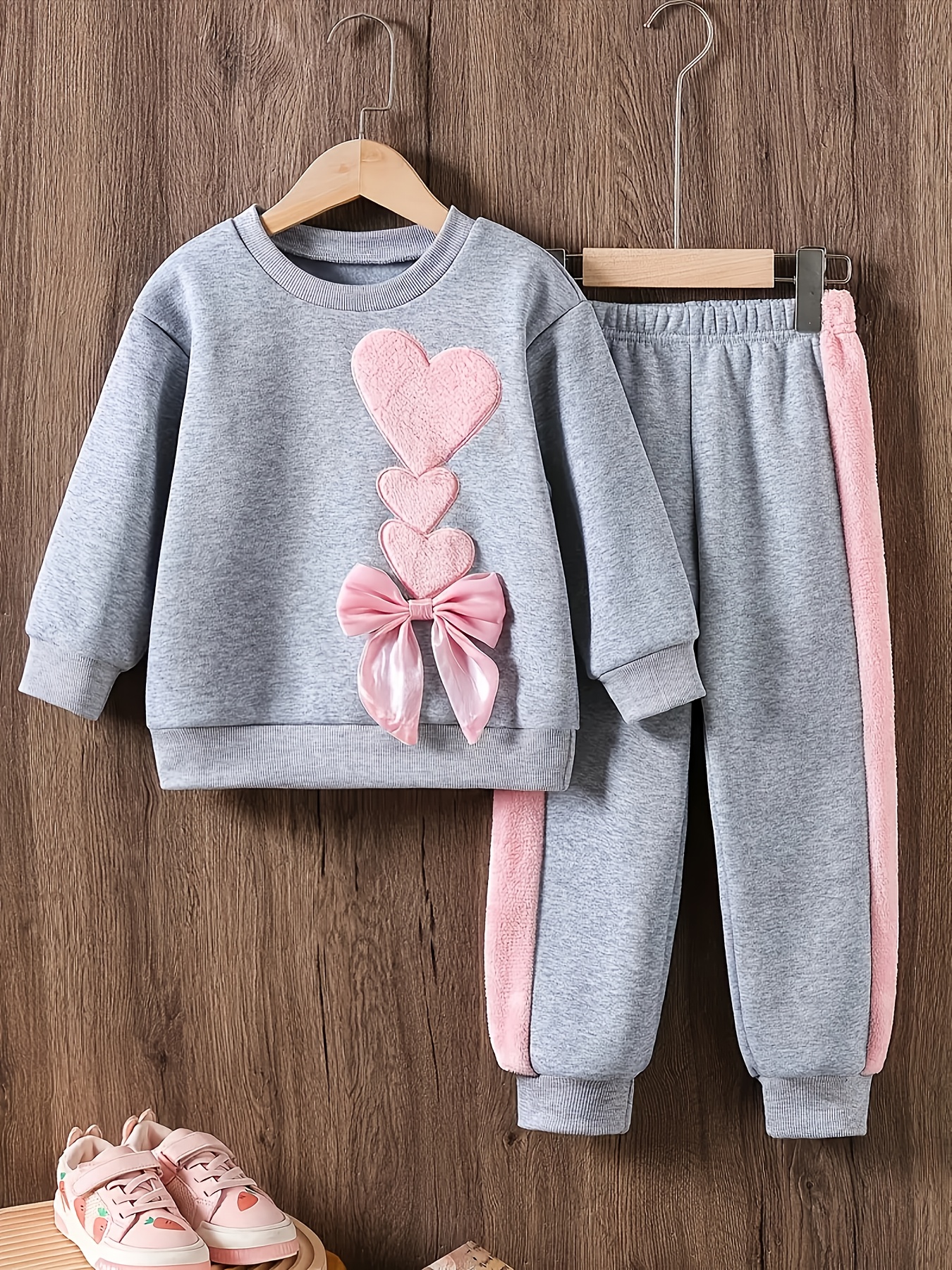 Girls' 2pcs Outfit, Casual Round Neck Long Sleeve Top, Heart And Bow Embroidery, Ribbed Knit Polyester, Non-Stretch Knit Fabric, Regular Fit, Elastic Waist Pants, Fall Winter Fashion, Casual, Outdoor, Party, Sports Comfortable, Suitable for Outdoor