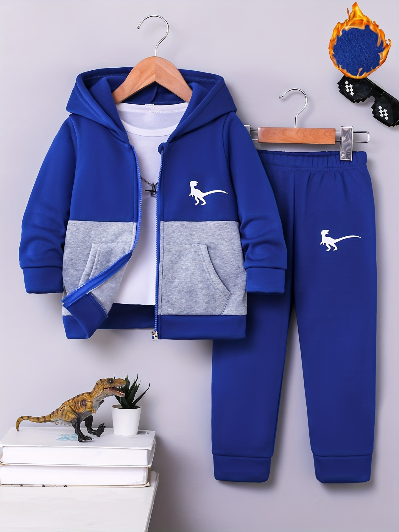 2pcs Boys' New Fashionable Hooded Zip-up Jacket and Long Pants Set, Featuring a Color Block Patchwork Design with Small Dinosaur Prints. This Autumn/winter Sporty Style Children's Thickened Set Is Suitable for Outdoor Sports and Daily Wear