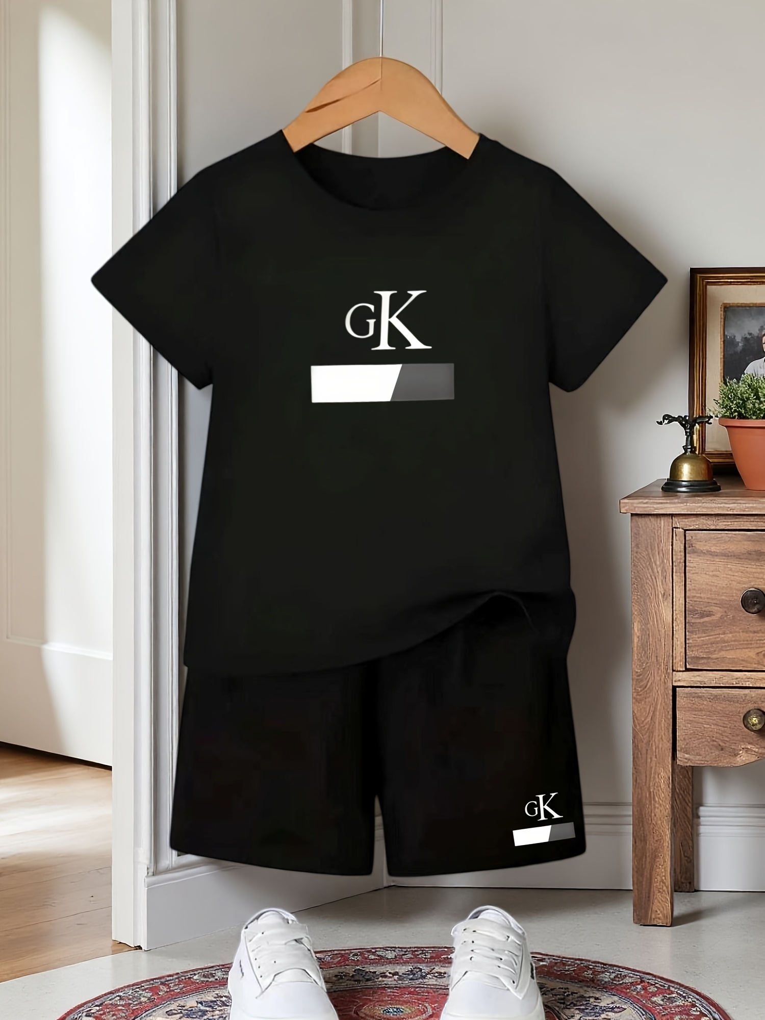 Minimalist Letter Print Casual Short Sleeve T-shirt and Shorts 2pcs Set, Summer Sweat-Absorbent Skin-Friendly Cool Sportswear for Students, Versatile Daily Outfits for Boys, Perfect for Outdoor