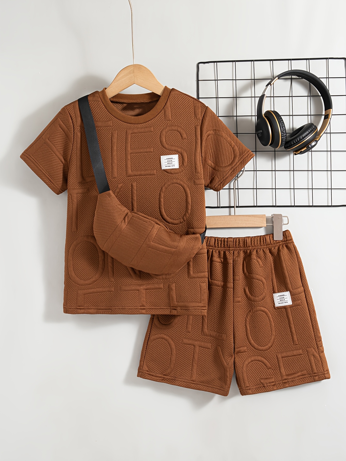 Boys' Casual Outing Solid Color Chap Design Regular Fit Round Neck Short Sleeve T-Shirt And Shorts 2pcs Set with Hanging Bag Boys' Shorts Set Summer, for Outdoor - Image 3