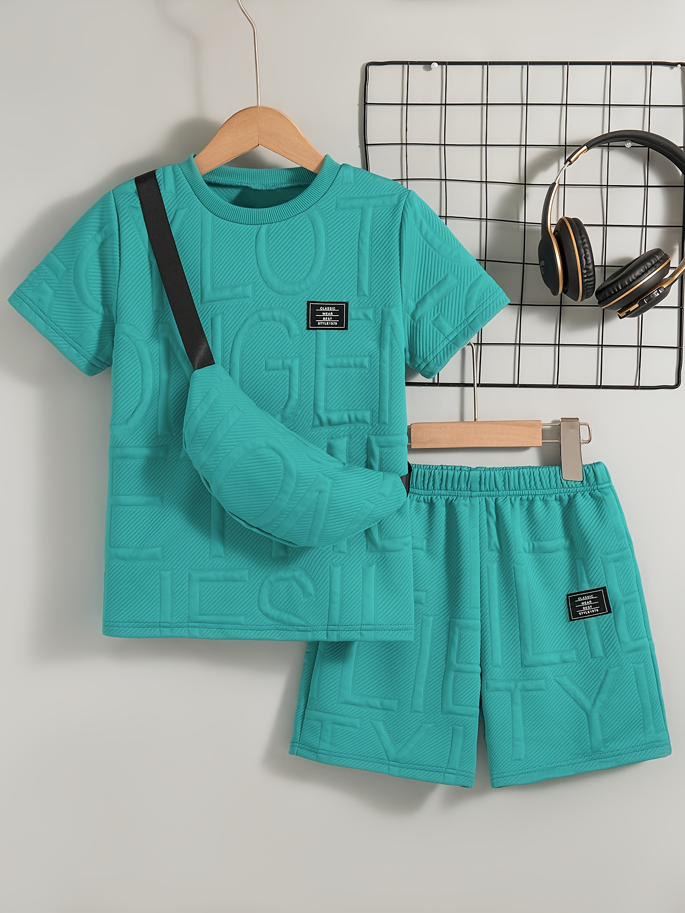 Boys' Casual Outing Solid Color Chap Design Regular Fit Round Neck Short Sleeve T-Shirt And Shorts 2pcs Set with Hanging Bag Boys' Shorts Set Summer, for Outdoor - Image 2