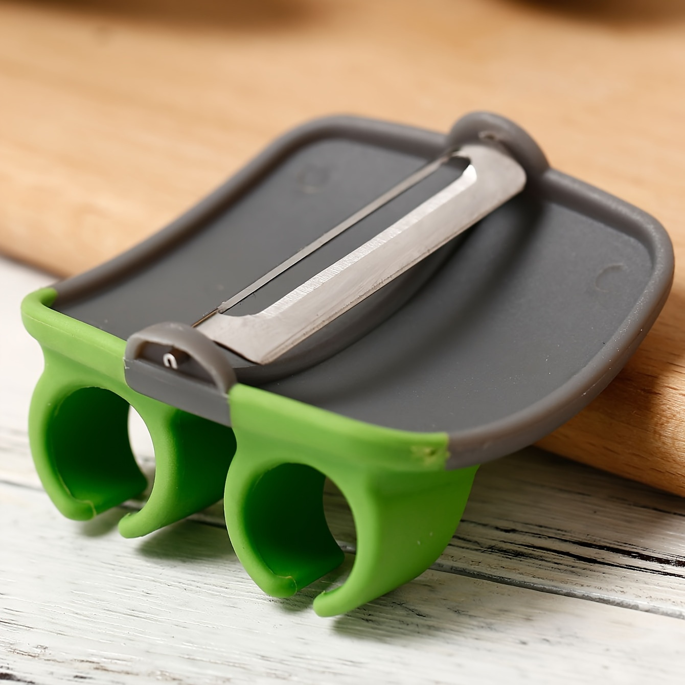 1 Stainless Steel Handheld Peeler, Easily Peel Fruits And Vegetables, Vegetable Peeling Tool, Comfortable Grip, with Non-Slip Rubber Finger Ring Design. Made of Stainless Steel And Durable Thermoplastic Rubber Material, Not Electric - Image 3