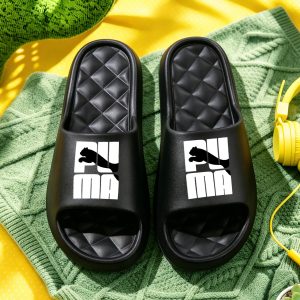 1 Pair of Cougar Silhouette Printed Plus-size Slippers, Vacation Slippers, Indoor and Outdoor Slippers, All-season Slippers, Couple Slippers—breathable and Soft, Suitable for the Beach and Travel, and Suitable for Both Men and Women