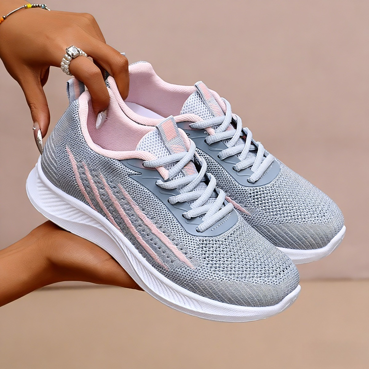 Ladies' Casual Sports Shoes, Stylish And Versatile with Breathable Knitted Mesh That Doesn'T Suffocate The Feet, Lightweight And Comfortable Soft Soles That Are Easy on The Feet, Suitable for Outdoor Daily Outings, Walking, Running, And Traveling