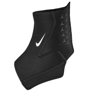 Nike Pro Ankle Sleeve 3.0 Unisex in black, size L, an original NIKE accessory for sports, training, and everyday use. The contoured design helps protect during intense play. A stable fit reduces shifting during movement. The lightweight form allows for freedom of running and turning. This solution is ideal for training, matches, and recreational play. The practical cut enables quick putting on and taking off
